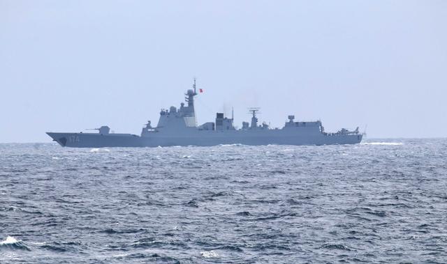 关于我国海军舰艇052型驱逐舰垂发数量的研究与探讨，中国海军舰艇052型驱逐舰垂发数量研究探讨