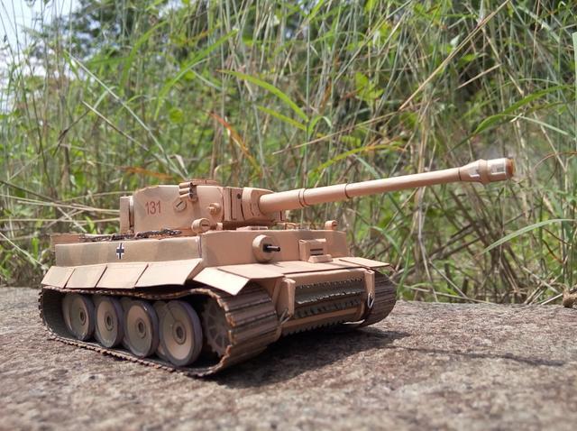 虎式坦克与T-34的对决,二战铁甲交锋的传奇篇章,二战传奇对决,虎式坦克与T-34的铁甲交锋篇章