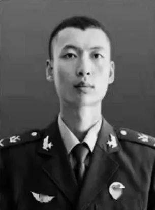 肖思远的入伍时刻，青春热血献祖国，肖思远热血青春，投身军旅献祖国
