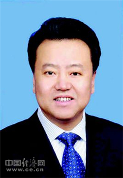 山钢集团高管风采,滕后军的职业生涯与成就,山钢集团高管滕后军的职业生涯与成就风采展示