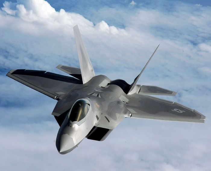 美国目前最先进的战斗机，探索F-35闪电II战斗机的卓越性能与先进技术，美国顶尖战斗机揭秘，F-35闪电II的性能卓越与技术前沿