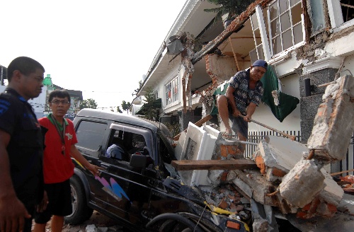 印尼地震已致44死,灾难背后的故事与挑战,印尼地震造成44人死亡,灾难背后的挑战与故事