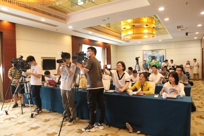 新闻发布会解读二十大报告，引领未来的重要指引，新闻发布会解读二十大报告，引领未来的战略指引