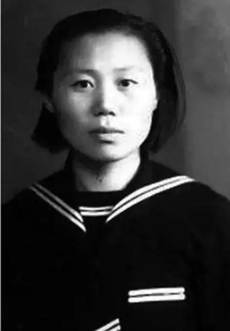 女兵正式集体照片,荣耀的瞬间与时代的力量,女兵集体荣耀瞬间,时代力量展现风采