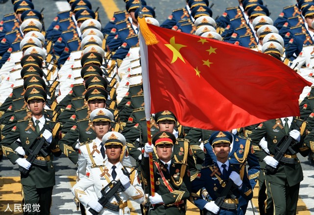 俄罗斯2015阅兵检阅，荣耀的展示与力量的彰显，俄罗斯2015阅兵盛典，荣耀展示与力量彰显时刻