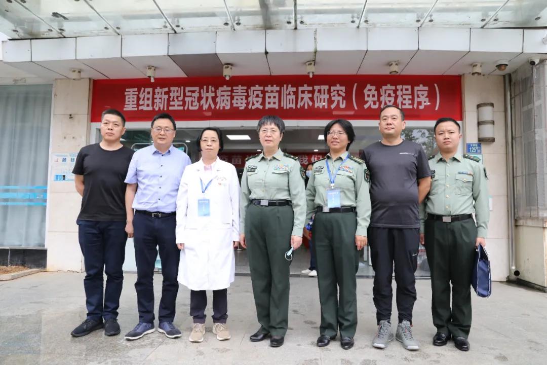 军事直播间女主持，新时代下的独特风采，新时代军事直播间女主持的独特风采