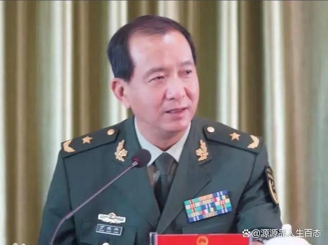 丁晓兵的简介故事，从士兵到将领的传奇人生，丁晓兵，从士兵到将领的传奇人生简介故事