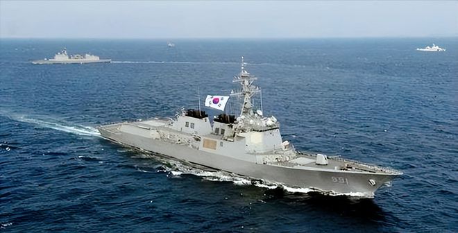 当海军容易死吗？——对海军职业风险与安全的探讨，海军职业风险与安全的深度探讨，当海军是否容易遭遇危险？