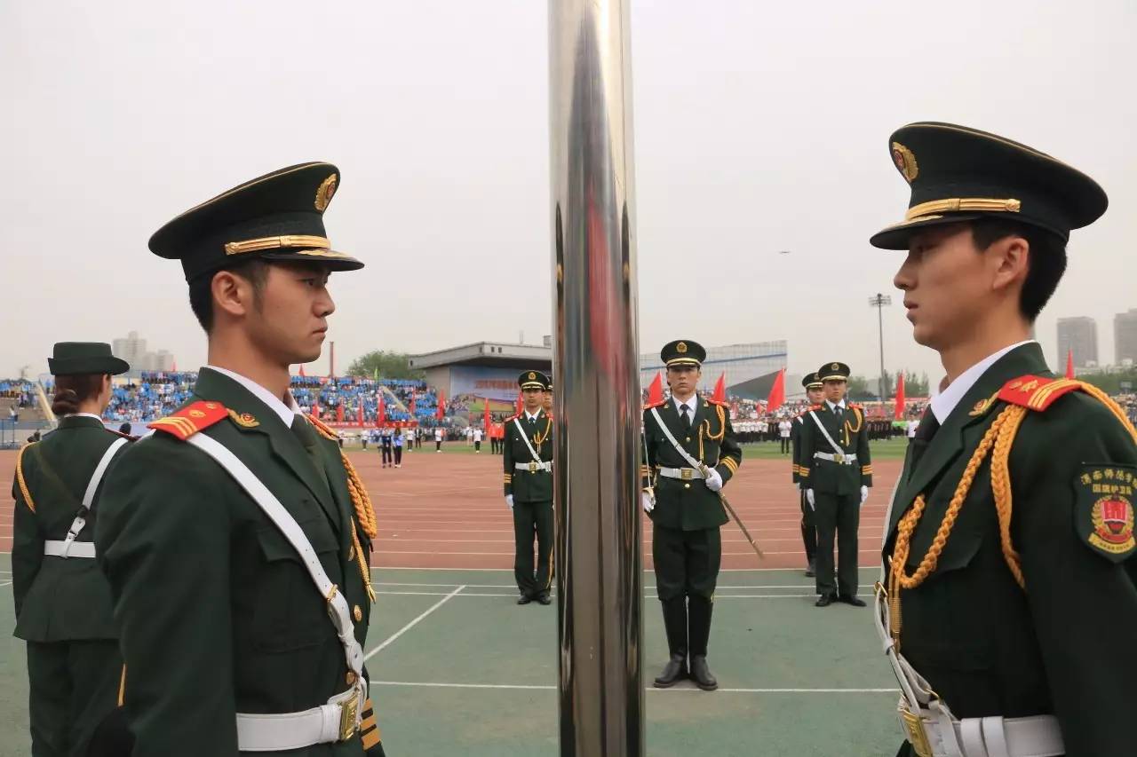 仪仗队两年必须退役吗?——对仪仗队员服役期限的探讨,仪仗队员服役期限探讨,两年退役是必须的吗?