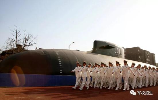 解放军海军潜艇学院,培养深海精英的摇篮,解放军海军潜艇学院,深海精英摇篮