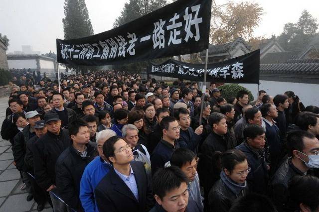 三军仪仗队抬棺仪式中的英雄身影，三军仪仗队抬棺仪式中的英勇风采