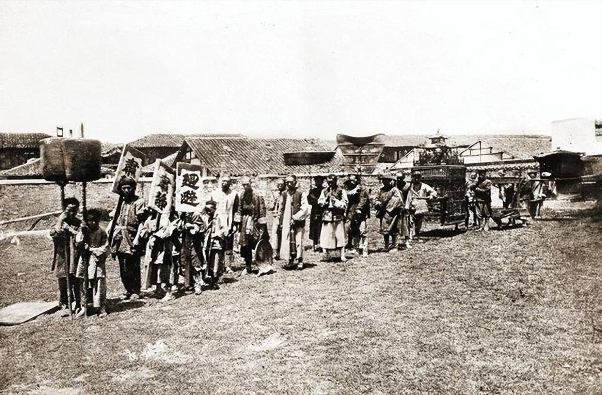 越南仪仗队阅兵出场，荣耀与力量的展现，越南仪仗队阅兵荣耀展现，力量与风采的汇聚
