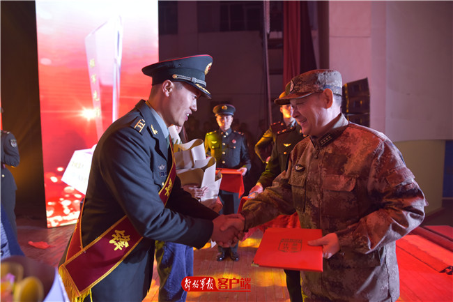 集团军表彰,荣耀时刻,激发前行动力,集团军表彰盛典,荣耀时刻,砥砺前行