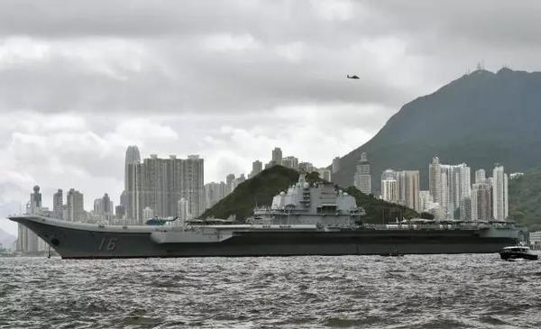 辽宁舰与香港，中国海军力量的象征与繁荣的港口城市，辽宁舰与香港，中国海军力量的骄傲与港口城市的繁荣