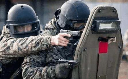 中国现役警用枪92式，解读其设计、性能与应用，中国现役警用枪92式，设计、性能及应用全面解读