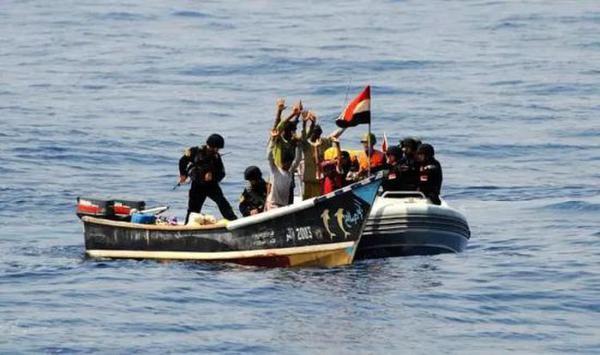 中国军舰遭遇海盗袭击的真相,完整视频背后的故事,中国军舰遭遇海盗袭击真相揭秘,完整视频背后的故事