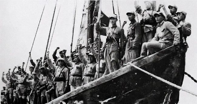 海南岛战役后合影,历史的见证与精神的传承,海南岛战役后的历史见证与精神的传承合影