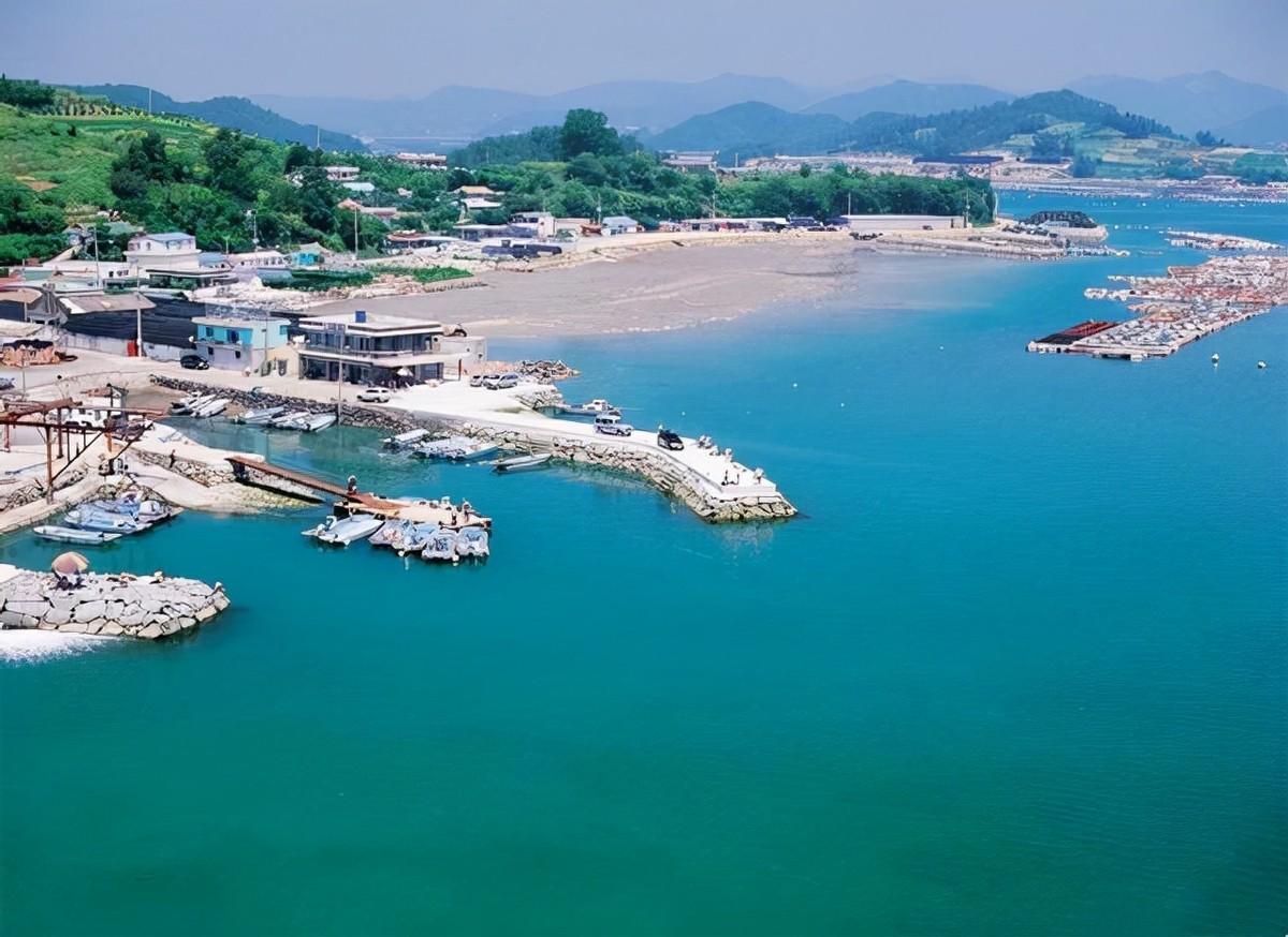 南沙岛礁最新高清照片揭示的海洋新面貌,南沙岛礁最新高清照片展现海洋新面貌揭秘之旅