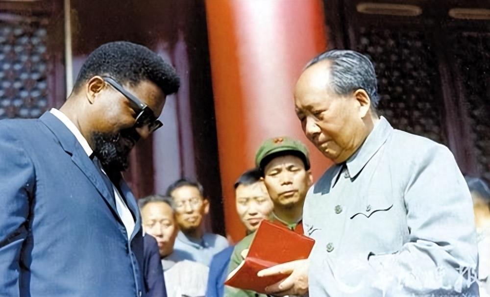 中国人民解放军空军成立七十二周年,回顾与前瞻,中国人民解放军空军成立七十二周年,回顾辉煌历程,前瞻未来发展