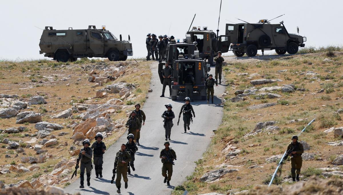 中国人民解放军空军成立七十二周年,回顾与前瞻,中国人民解放军空军成立七十二周年,回顾辉煌历程,前瞻未来发展