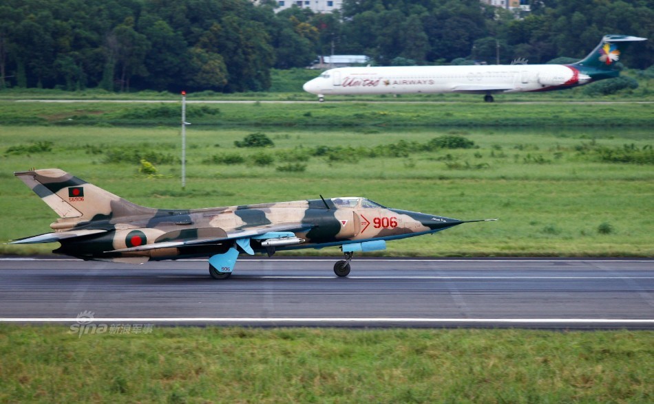 强5攻击机挂载武器，空中力量的锐利之爪，强5攻击机挂载武器，空中力量的锐利武器展现