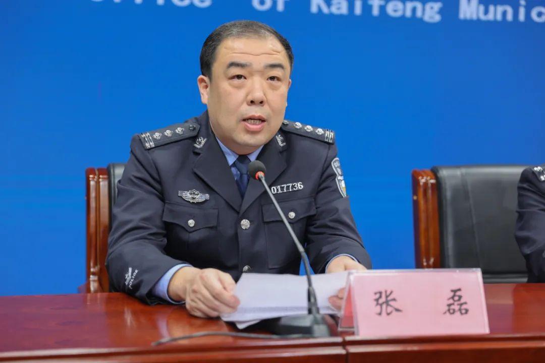 社会新闻最新动态，揭示当下社会热点与变迁，社会热点变迁揭秘，最新新闻动态速递