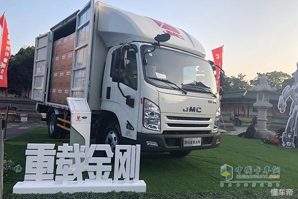 歼8战斗机载重量研究,性能与能力的深度解析,歼8战斗机载重量及性能深度研究解析