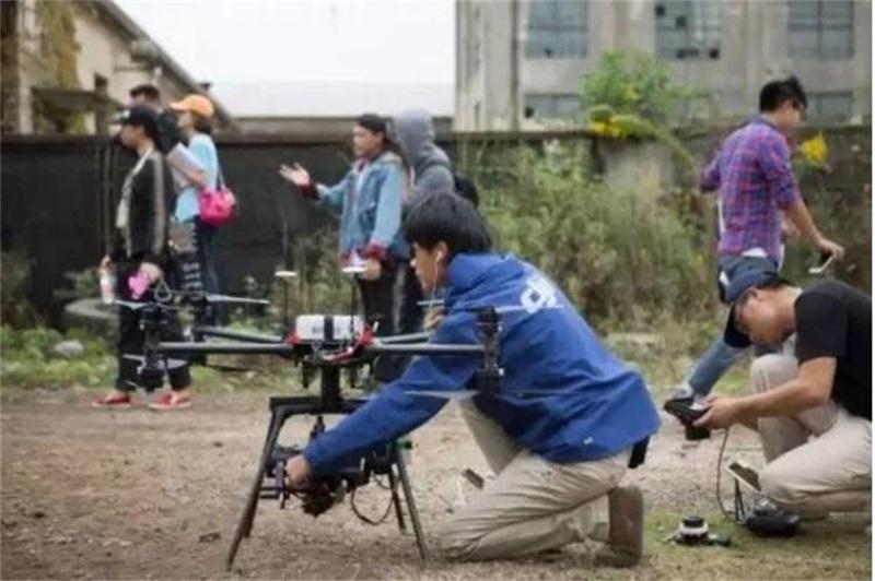无人机到底是什么？，揭秘无人机，究竟是何物？