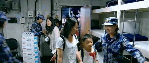 水兵上登陆舰好还是驱逐舰好,海军战术选择的深度探讨,海军战术选择深度探讨,登陆舰与驱逐舰的优劣对比