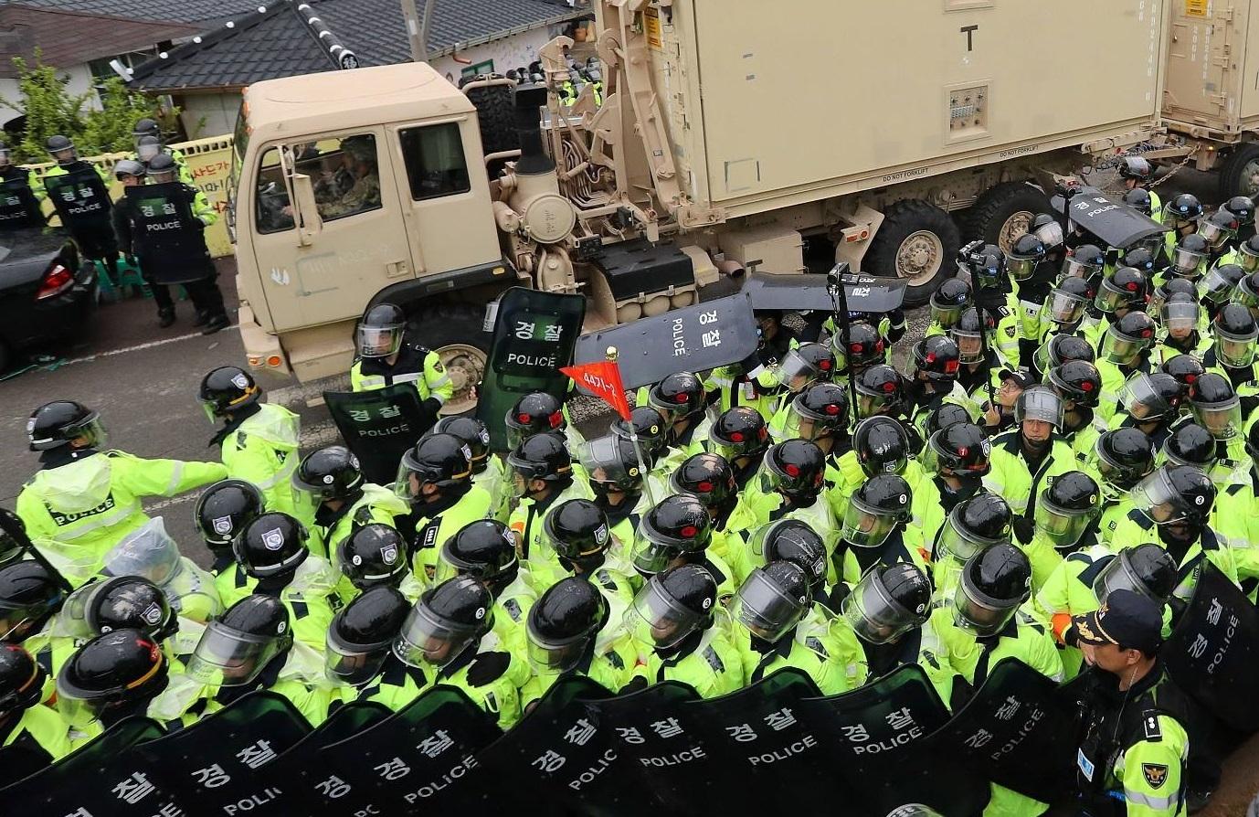 韩国民众抗议推动萨德部署,一场国家安全的抗争与民众的呼声,韩国民众抗议推动萨德部署,国家安全与民众呼声交织的抗争