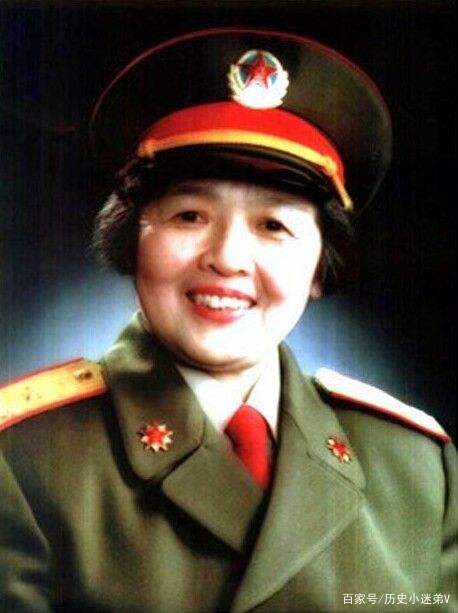 中国解放军第一位女将军，伟大的女性，伟大的时代英雄，中国首位女将军，时代之英雄，女性之典范