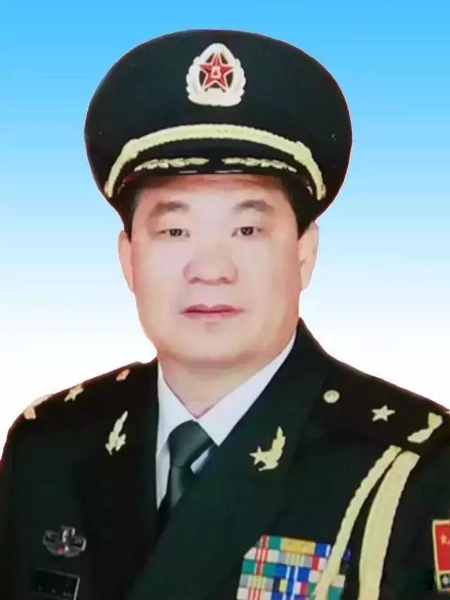 集团军军长和战区副司令，职责与权力的比较，集团军军长与战区副司令的职责与权力比较