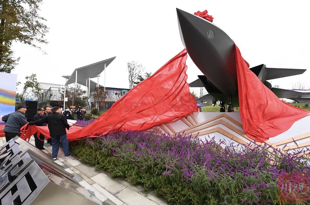 歼-20列装数量揭秘，中国空军隐身战机的蓬勃发展，揭秘歼-20列装数量，中国空军隐身战机蓬勃发展态势