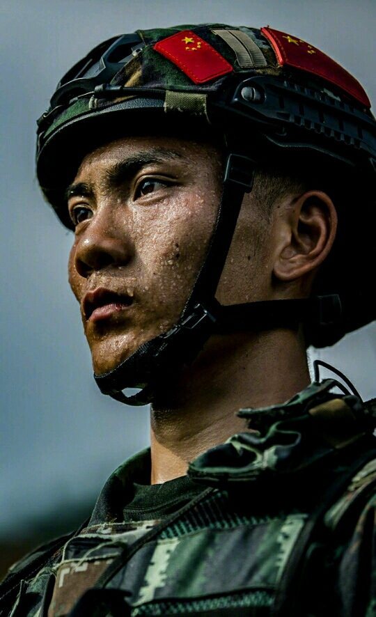 九图军事哥哥,铁血荣光背后的温情与担当,铁血荣光背后的温情与担当,军事哥哥的九图故事