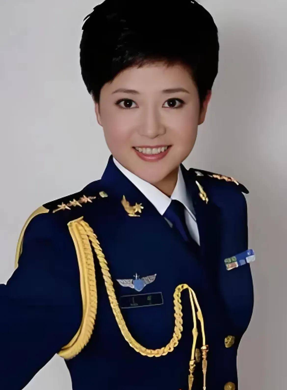 军事频道丁丽的独特魅力与影响力,丁丽在军事频道,独特魅力与影响力闪耀荧屏