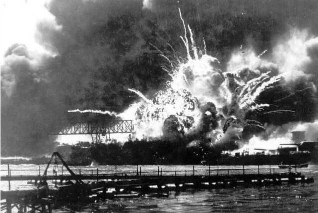 揭秘1978年军舰爆炸事件，灾难背后的故事，揭秘，1978年军舰爆炸事件背后的故事