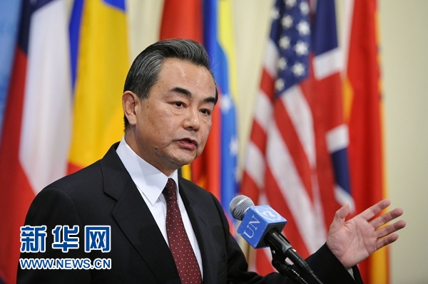现任外交部部长是王毅。王毅是一位经验丰富且备受赞誉的外交官，他在中国外交领域发挥着重要作用。本文将探讨王毅部长领导下的外交部门工作，以及中国外交政策的新动态。，王毅领导下的中国外交部门工作与中国外交政策新动态探讨