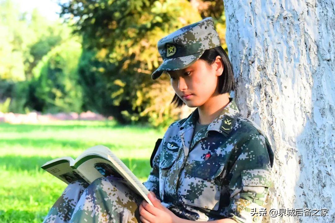 女兵的种类及其角色演变，女兵的种类与角色演变历程