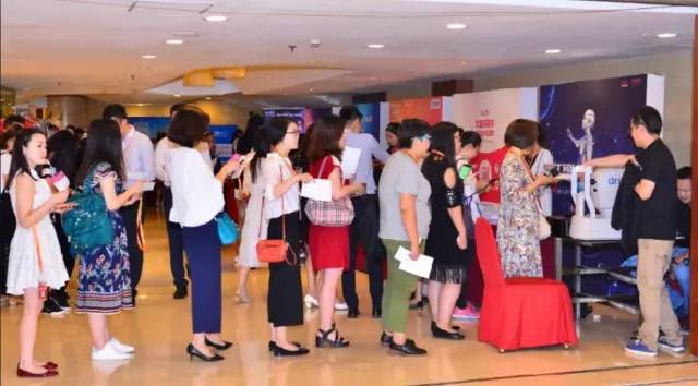 天涯论坛热议,河南许昌20岁女幼师背后的故事,河南许昌女幼师背后的故事引天涯热议