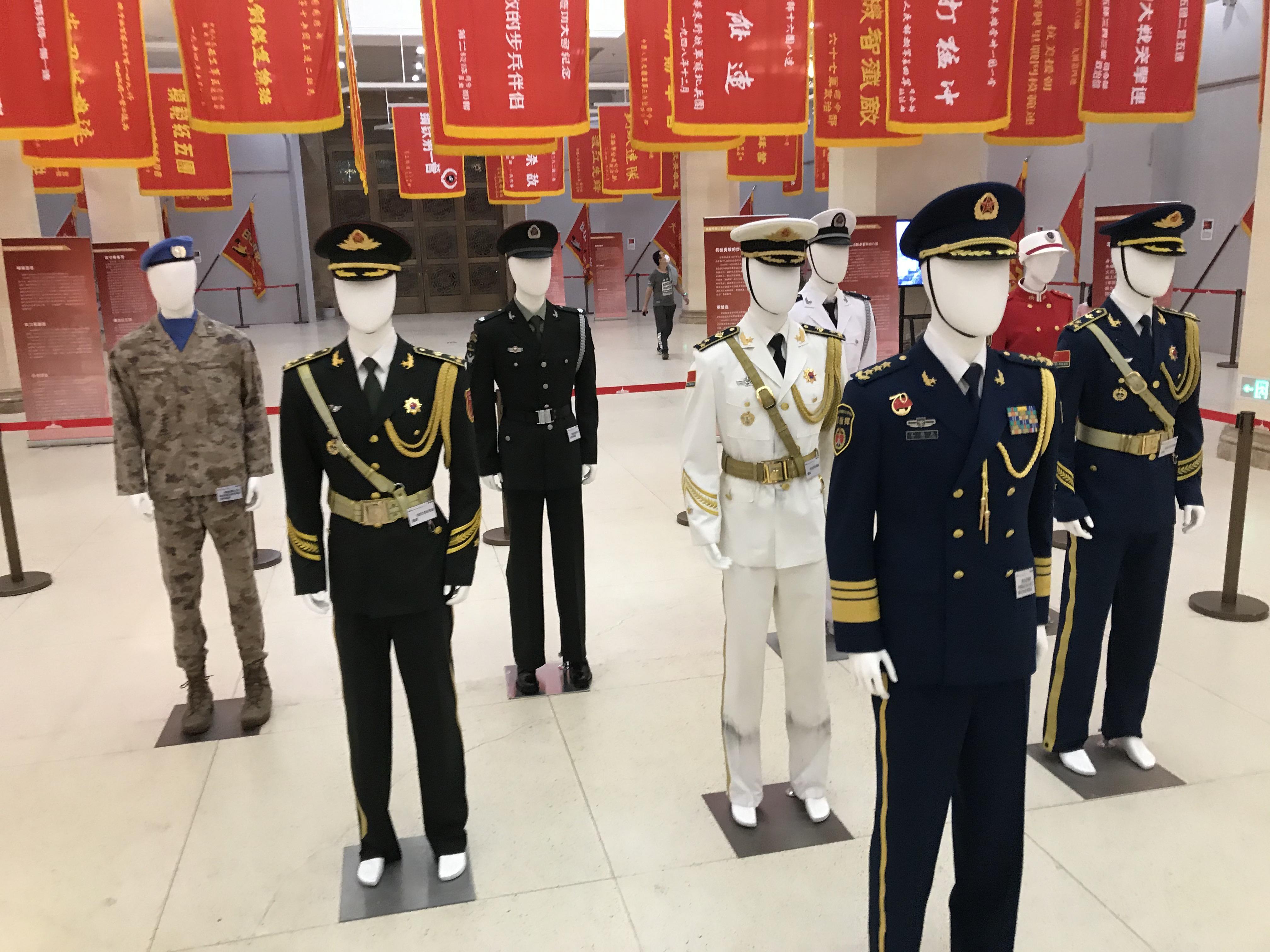 阅兵盛典启幕,揭秘首个方阵的荣耀与力量,阅兵盛典启幕,首个方阵荣耀与力量揭秘