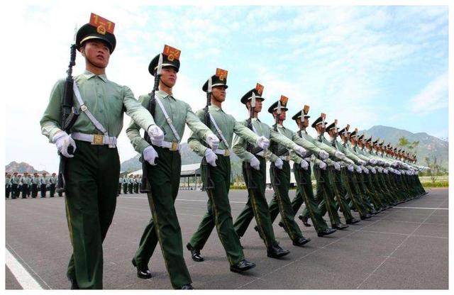 世界阅兵仪式视频，壮丽军容，展现国家力量与荣耀，全球阅兵盛典，壮丽军姿，彰显国家力量与荣耀