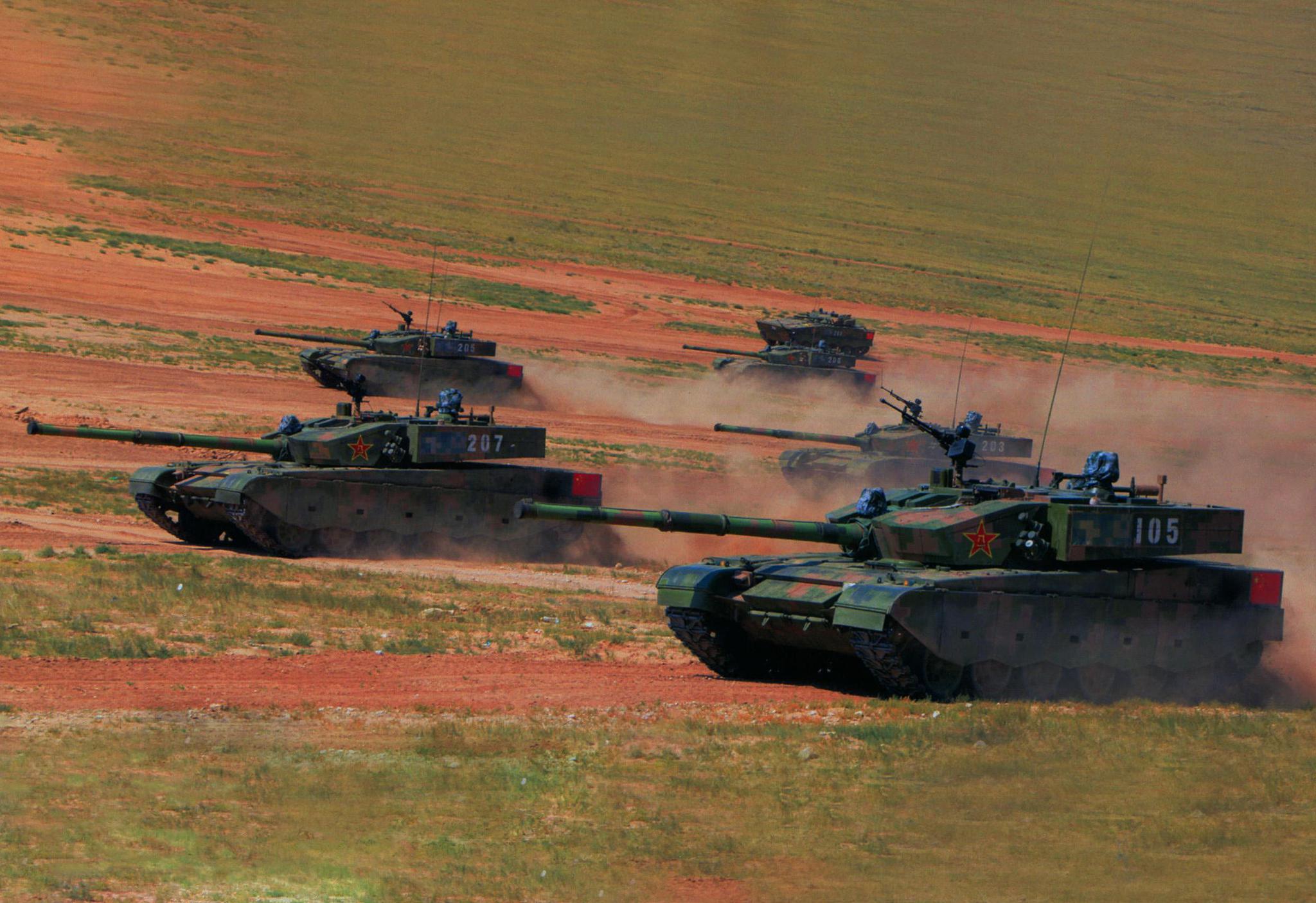 中国96式主战车长,钢铁巨人的指挥大脑,中国96式主战车长,钢铁巨人的指挥中枢