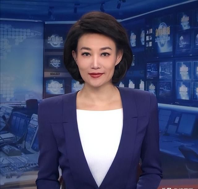 军事报道中的璀璨明珠,女主持人王月,军事报道中的璀璨明珠,女主持人王月风采展示