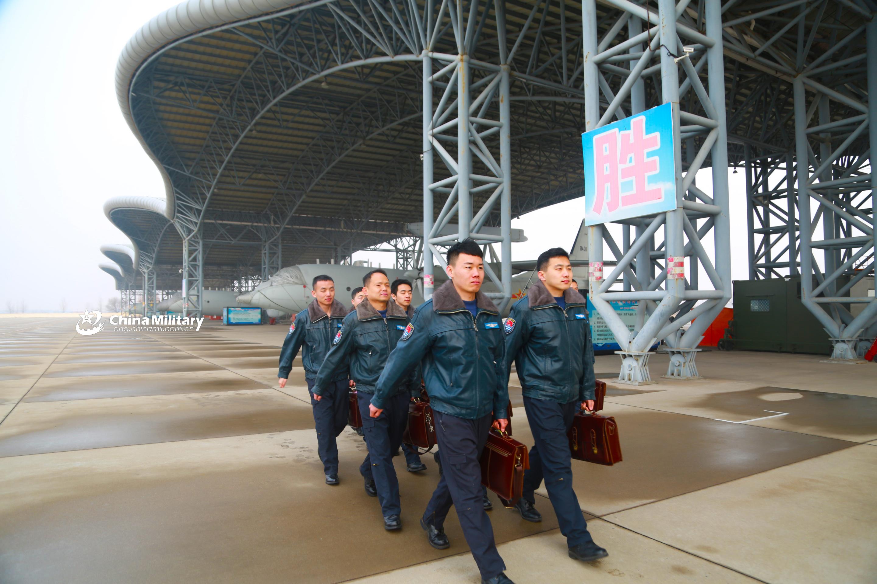 空警200预警机，预警系统武器装备的杰出代表，空警200预警机，预警系统武器装备的翘楚