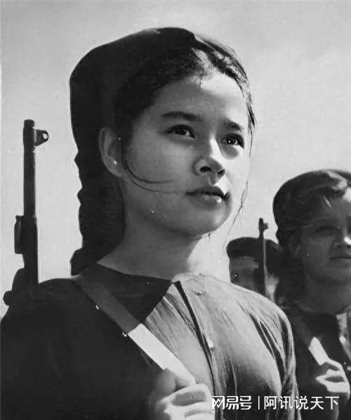 越南反击战中的被俘中国女兵，英勇与坚韧的象征，越南反击战中的中国女兵，英勇与坚韧的典范