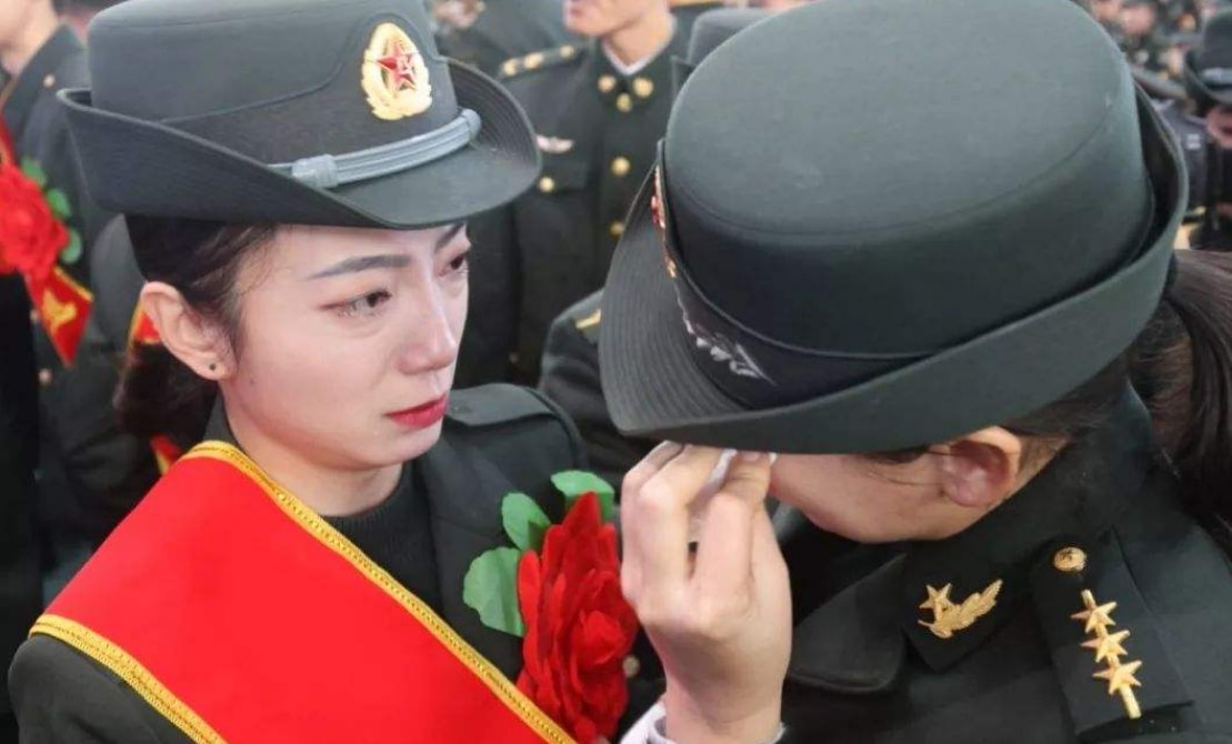 退伍女兵最美短视频，展现坚韧与柔美的力量，退伍女兵短视频展现坚韧与柔美力量