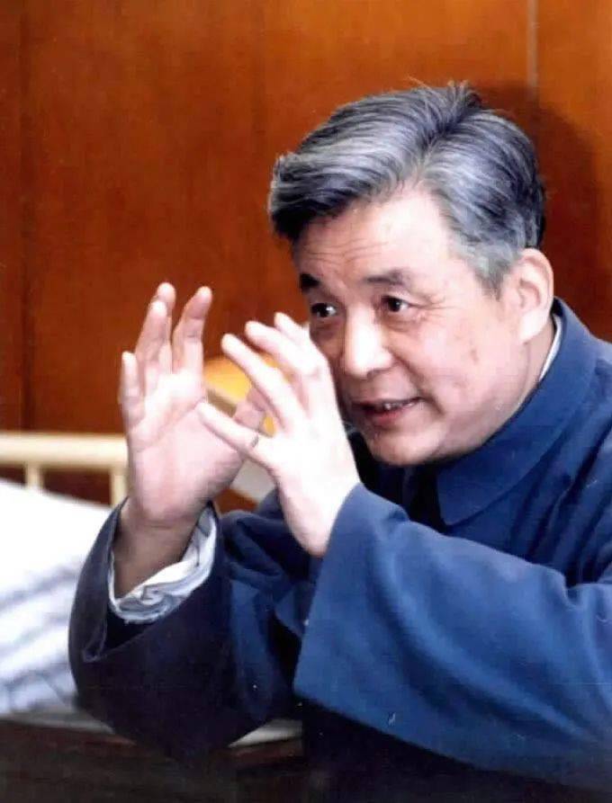 两弹一星之父，邓稼先的卓越贡献与不朽传奇，邓稼先，两弹一星之父的卓越贡献与传奇人生