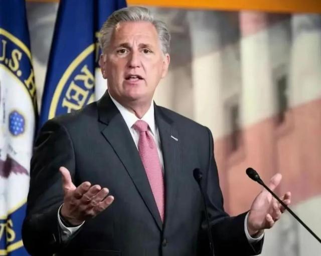 佩洛西与特朗普，国际政治舞台上的微妙观察，佩洛西与特朗普，国际政治舞台的微妙博弈