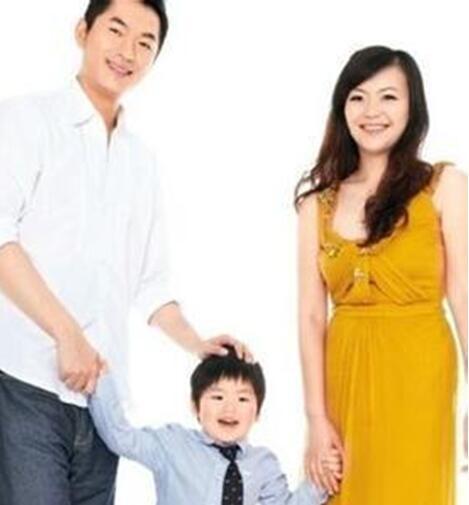 歼16与歼20，两款优秀战机之比较，歼16与歼20，两款顶尖战机深度比较