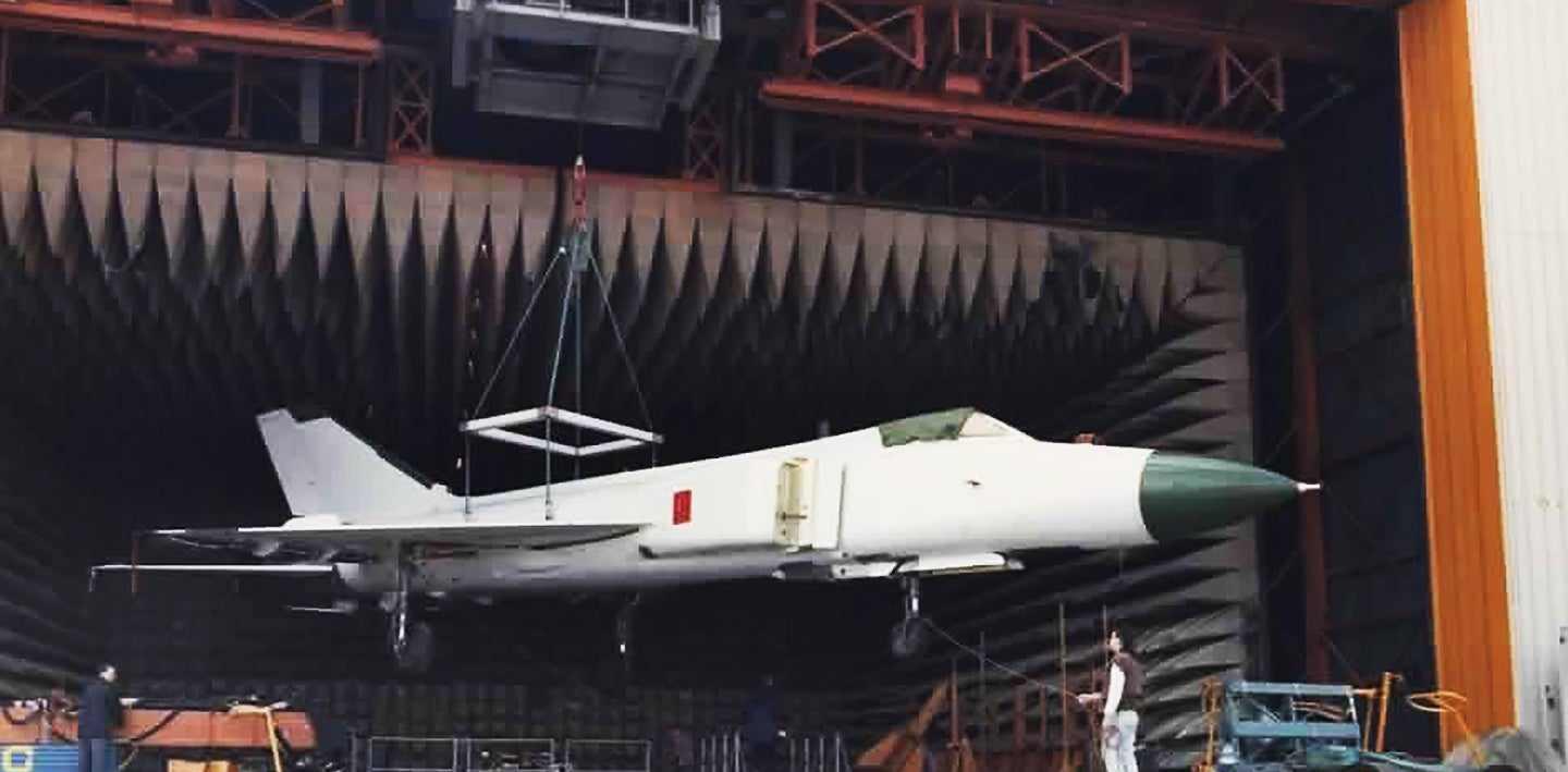 歼8下垂尾,历史、技术与影响,歼8下垂尾,历史沿革、技术解析与影响探讨